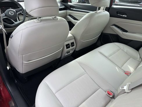Used 2022 Nissan Altima 2.5 SL FWD image 16