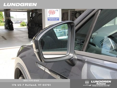 Used 2023 Volkswagen Tiguan SE R-Line image 41