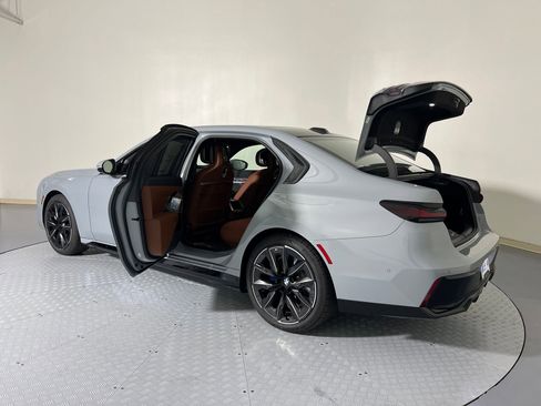 New 2026 BMW i7 eDrive50 w/ Executive Package image 36