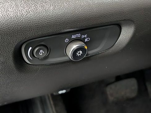 Used 2023 Chevrolet Traverse LT w/ LT Premium Package AWD/4WD image 20