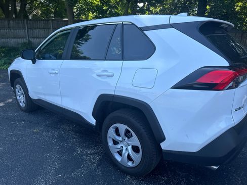 Used 2025 Toyota RAV4 LE AWD/4WD image 4