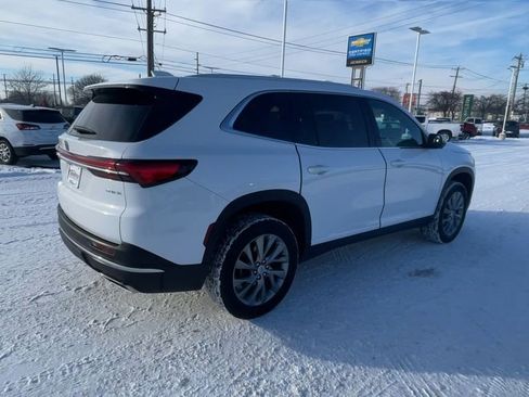 Used 2025 Buick Enclave Preferred image 8