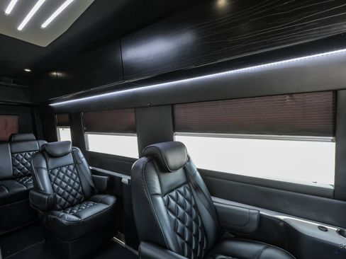 Used 2022 Mercedes-Benz Sprinter 2500 image 94
