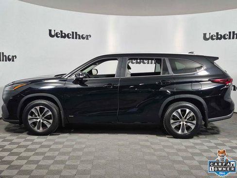 Certified 2024 Toyota Highlander XLE AWD/4WD image 4