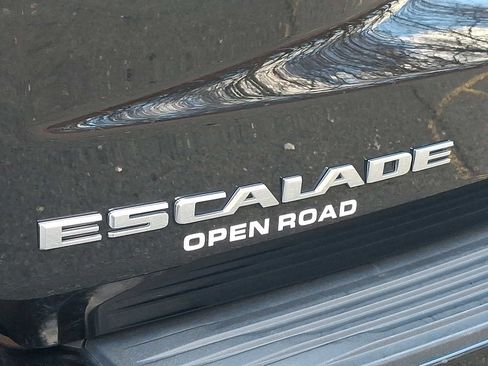 Used 2023 Cadillac Escalade Premium Luxury image 31