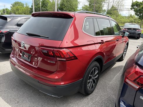 Used 2019 Volkswagen Tiguan SE w/ Panoramic Sunroof Package AWD/4WD image 6