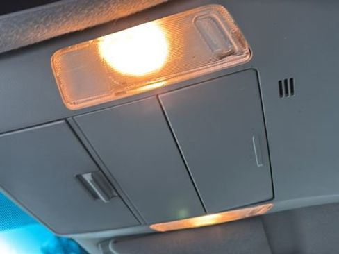 Used 2010 Toyota Tundra Limited image 23