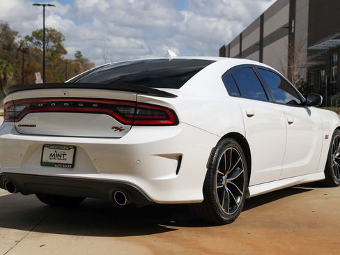 Used 2018 Dodge Charger R/T Scat Pack image 16