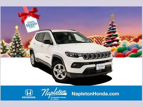 Used 2023 Jeep Compass Latitude image 1