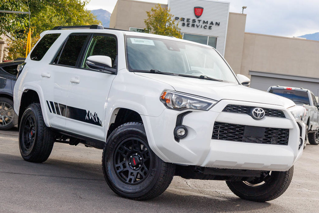 Used 2021 Toyota 4Runner SR5 Premium w/ Moonroof Package AWD/4WD image 1