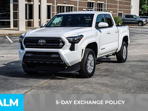 Used 2024 Toyota Tacoma SR5 AWD/4WD image 4