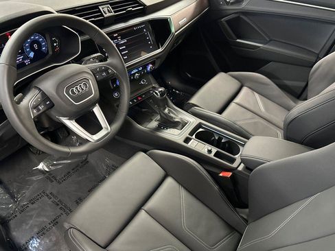 New 2025 Audi Q3 2.0T Premium image 9