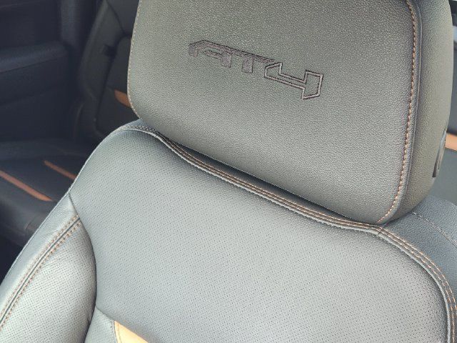 Used 2021 GMC Sierra 1500 AT4 w/ AT4 Value Package AWD/4WD image 15