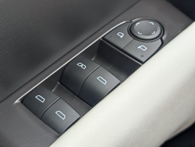 Used 2024 GMC Canyon AT4X AWD/4WD image 25