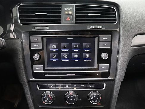 Used 2021 Volkswagen Golf 4-Door FWD image 22