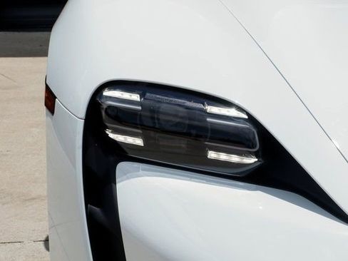 Used 2022 Porsche Taycan RWD image 11