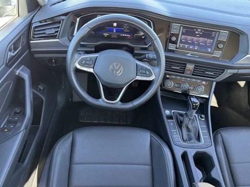 Used 2024 Volkswagen Jetta SE image 7