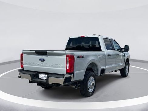 New 2026 Ford F350 4x4 Crew Cab Super Duty image 4