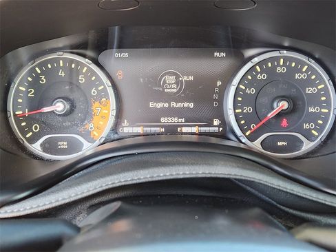 Used 2016 Jeep Renegade Trailhawk w/ Premium Trailhawk Package image 8