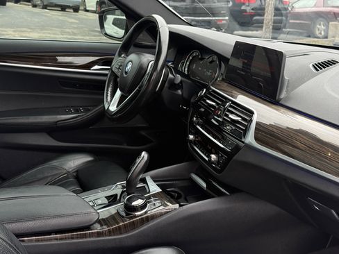 Used 2017 BMW 540i w/ Premium Package image 15