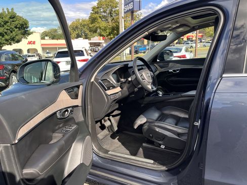 Used 2022 Volvo XC90 T8 Inscription w/ Advanced Package image 9