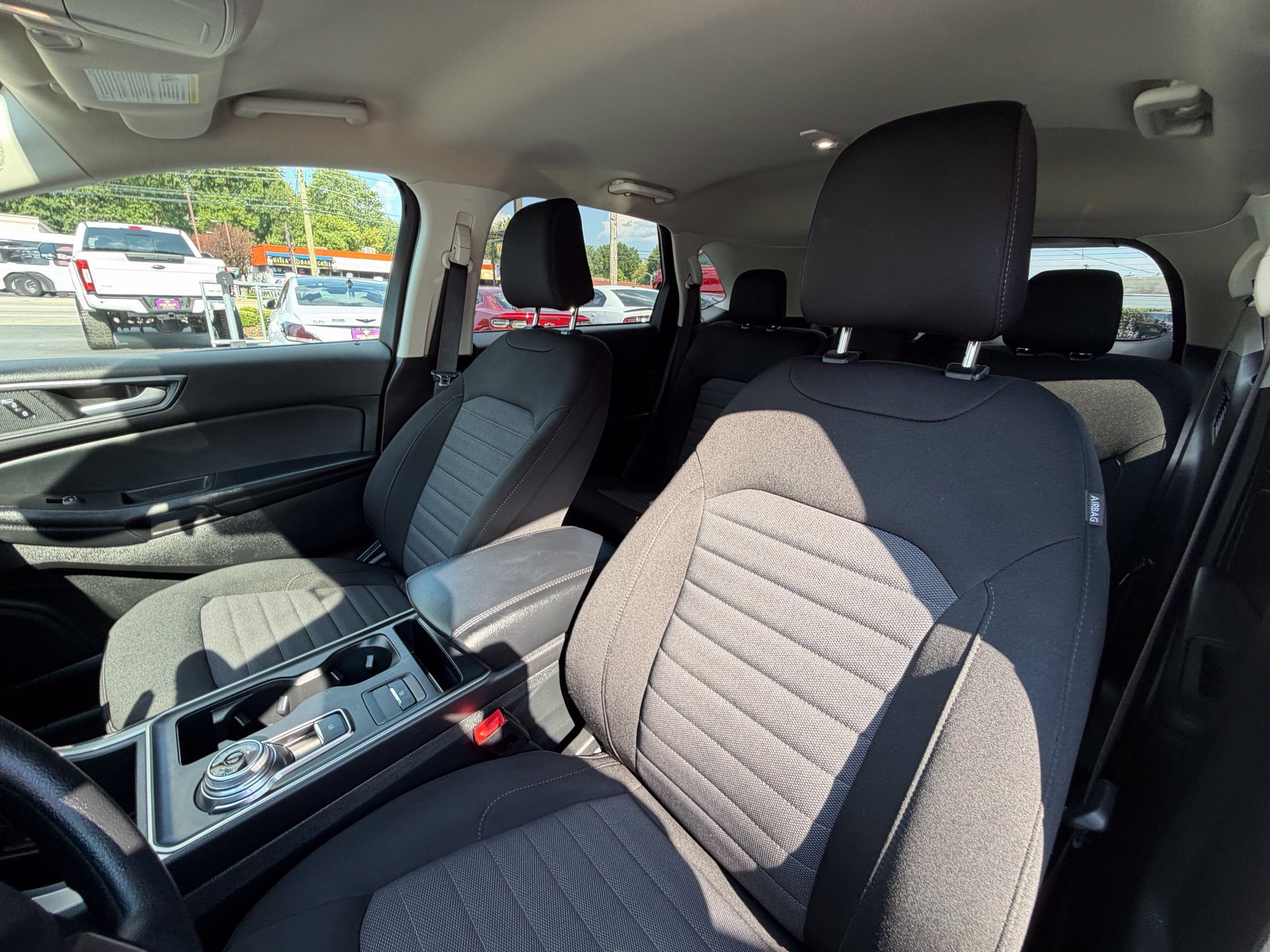 Used 2024 Ford Edge SE w/ Black Appearance Package AWD/4WD image 17