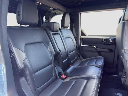 Used 2025 Ford Bronco Outer Banks AWD/4WD image 18