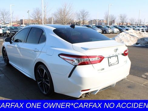 Used 2020 Toyota Camry XSE image 5