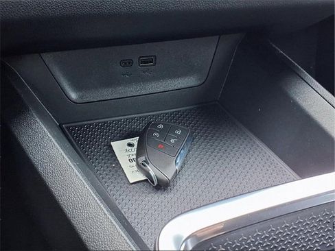 New 2026 Chevrolet Equinox LT w/ Convenience Package II image 9