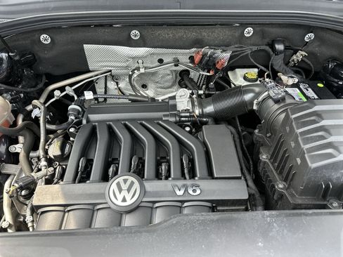 Used 2021 Volkswagen Atlas SE w/ Panoramic Sunroof Package FWD image 17