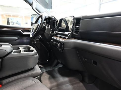 Used 2024 Chevrolet Silverado 2500 LT AWD/4WD image 16