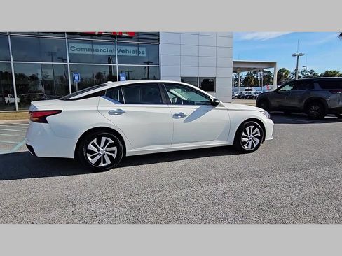 Used 2025 Nissan Altima 2.5 S image 34