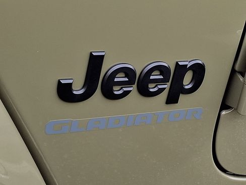 New 2026 Jeep Gladiator Sport image 18
