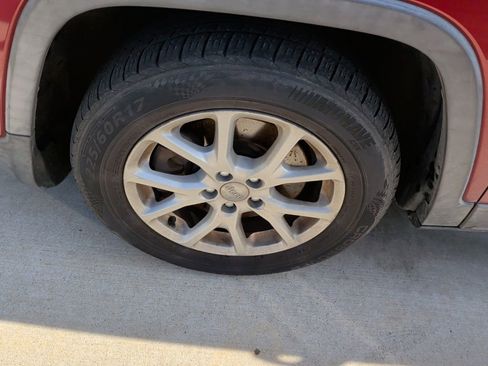 Used 2016 Jeep Cherokee Latitude w/ Comfort/Convenience Group FWD image 11