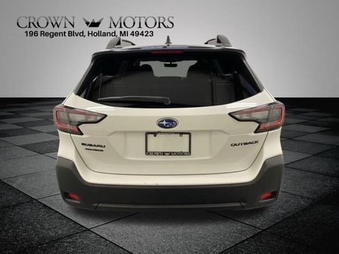 Used 2025 Subaru Outback Onyx Edition AWD/4WD image 3
