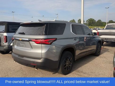 Used 2023 Chevrolet Traverse LS FWD image 4