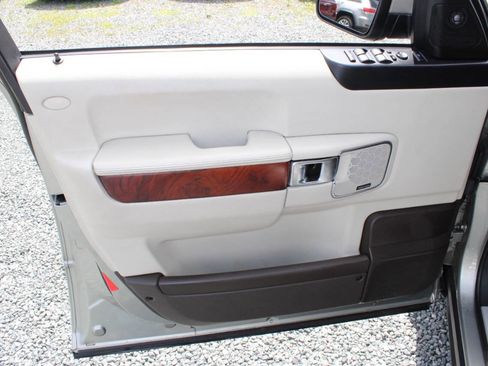 Used 2012 Land Rover Range Rover HSE LUX w/ Luxury Interior Pkg image 24