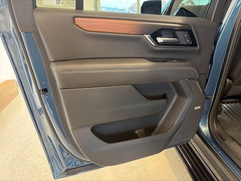 Used 2025 GMC Yukon XL Denali w/ Sun & Power Step Package AWD/4WD image 49
