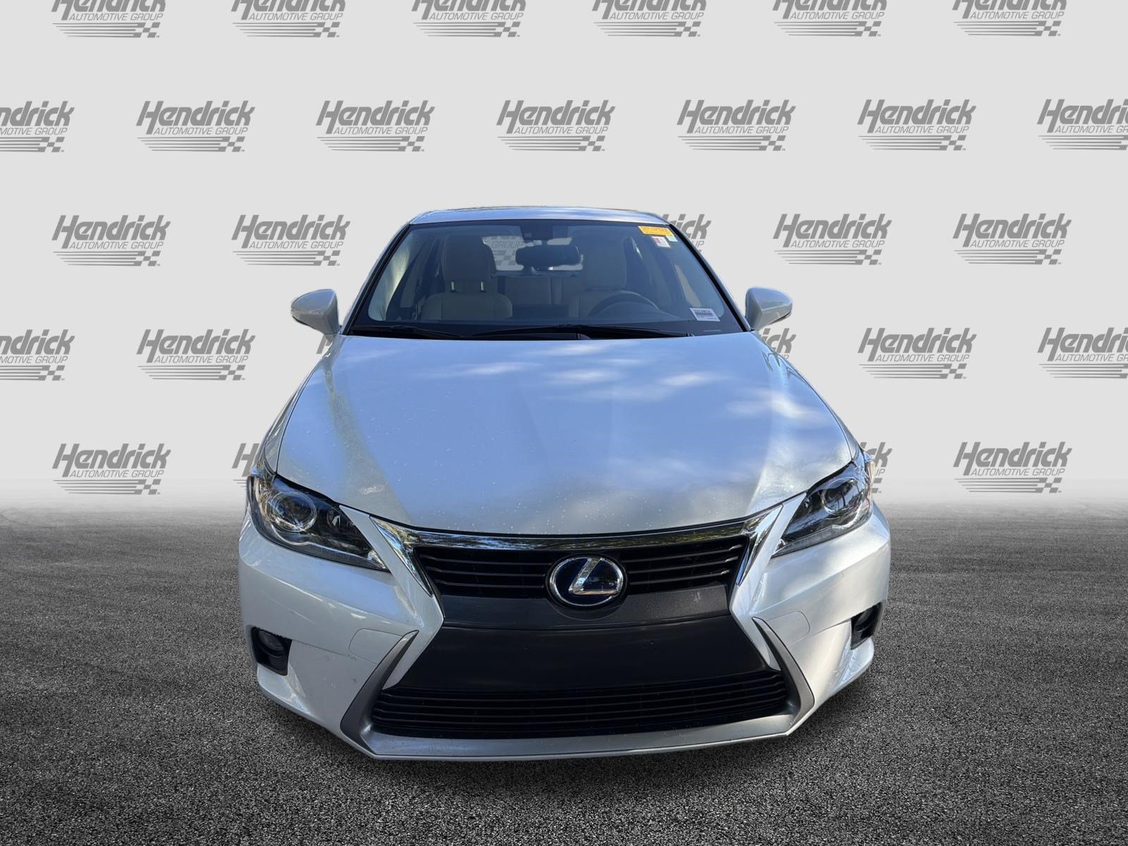 Used 2015 Lexus CT 200h w/ Navigation Package FWD image 3