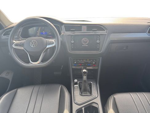 Used 2024 Volkswagen Tiguan SE image 12