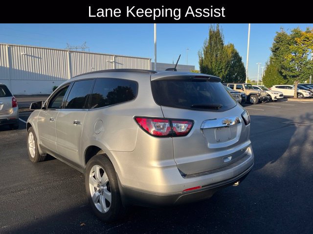 Used 2023 Chevrolet Traverse Premier FWD image 5