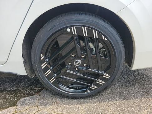 Used 2026 Nissan Sentra SR w/ Floor Mat Package FWD image 25