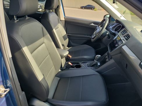 Used 2020 Volkswagen Tiguan SE FWD image 19