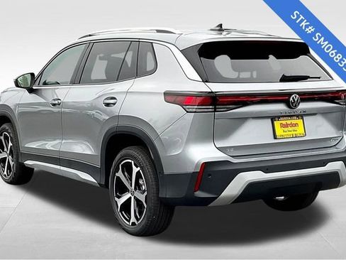 New 2025 Volkswagen Tiguan SE image 3