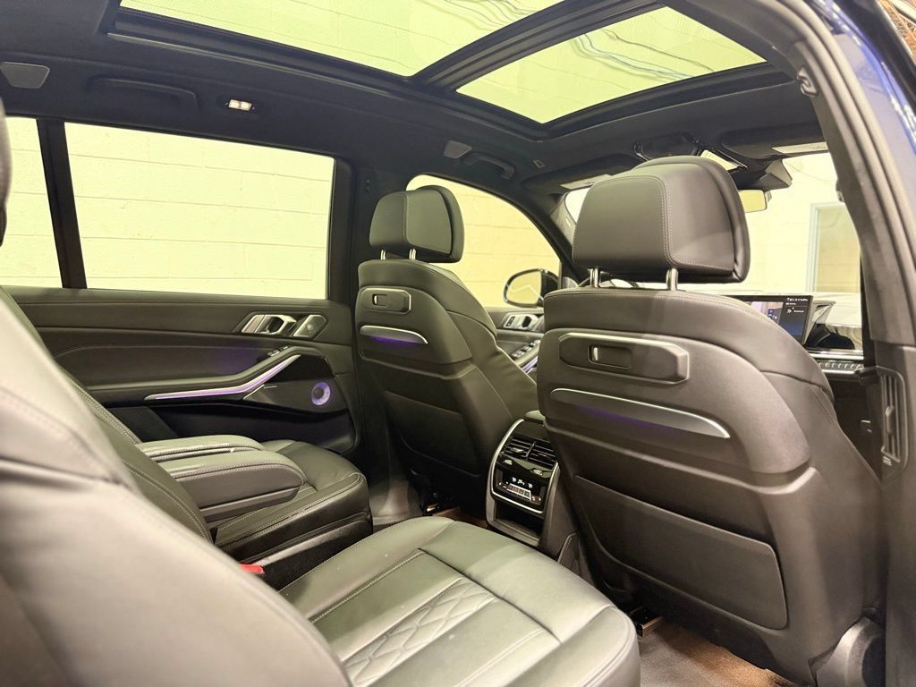 Used 2025 BMW ALPINA XB7 AWD/4WD image 70