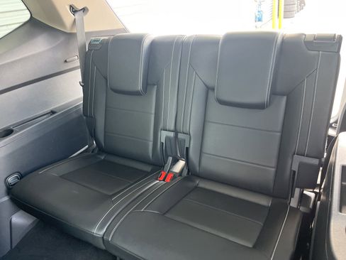 Used 2023 Volkswagen Atlas SEL R-Line AWD/4WD image 31
