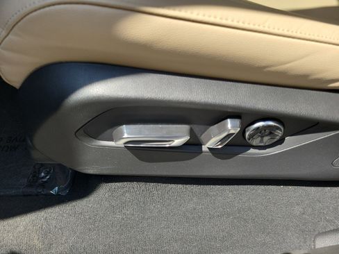 Used 2023 Acura MDX FWD image 12