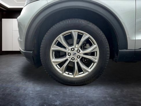 Used 2020 Ford Explorer XLT w/ Equipment Group 202A AWD/4WD image 33
