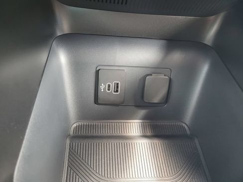 Used 2026 Ford Explorer Active RWD image 24