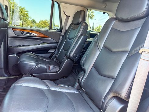 Certified 2020 Cadillac Escalade Luxury AWD/4WD image 34